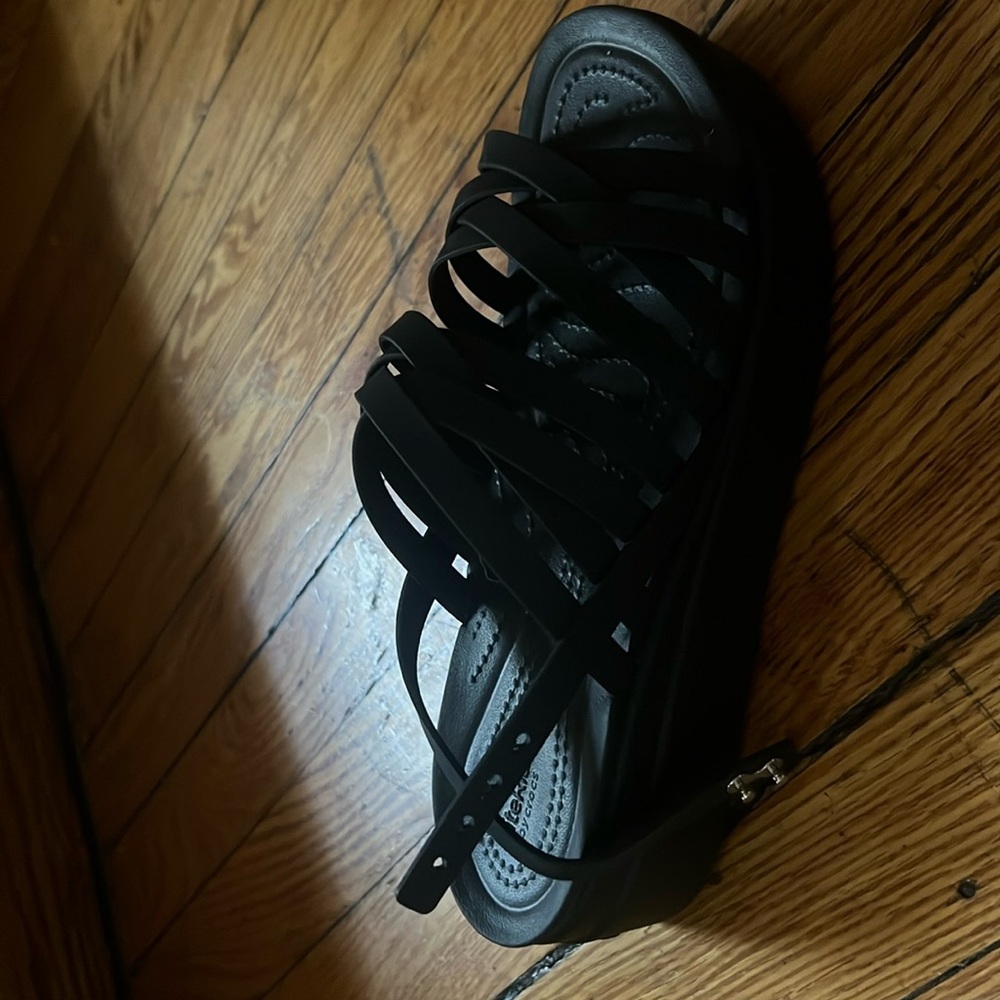 Crocs never worn